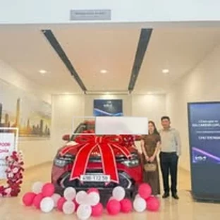 Kia Đắk Nông - Hoạt động hỗ trợ khách chọn xe tại Cư Jút.